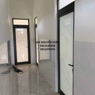 Thi Công Cửa Phòng Ngủ Với Chất Liệu Nhôm XingFa