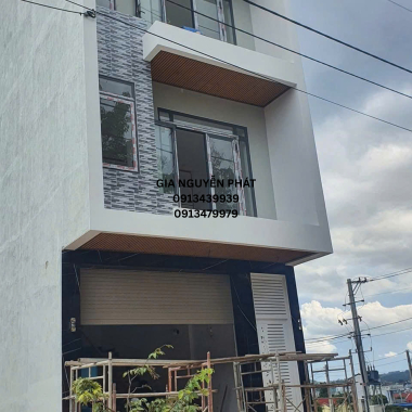 Thi Công Cửa Nhôm Cho Nhà Hiện Đại 3 Tầng